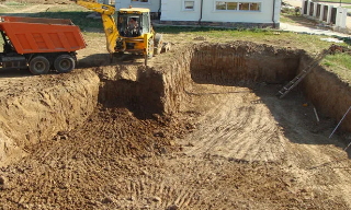 Рытье котлованов под фундамент в Мелеузе – цена от 2547 руб. за м3 | 2Землекопа-Млз